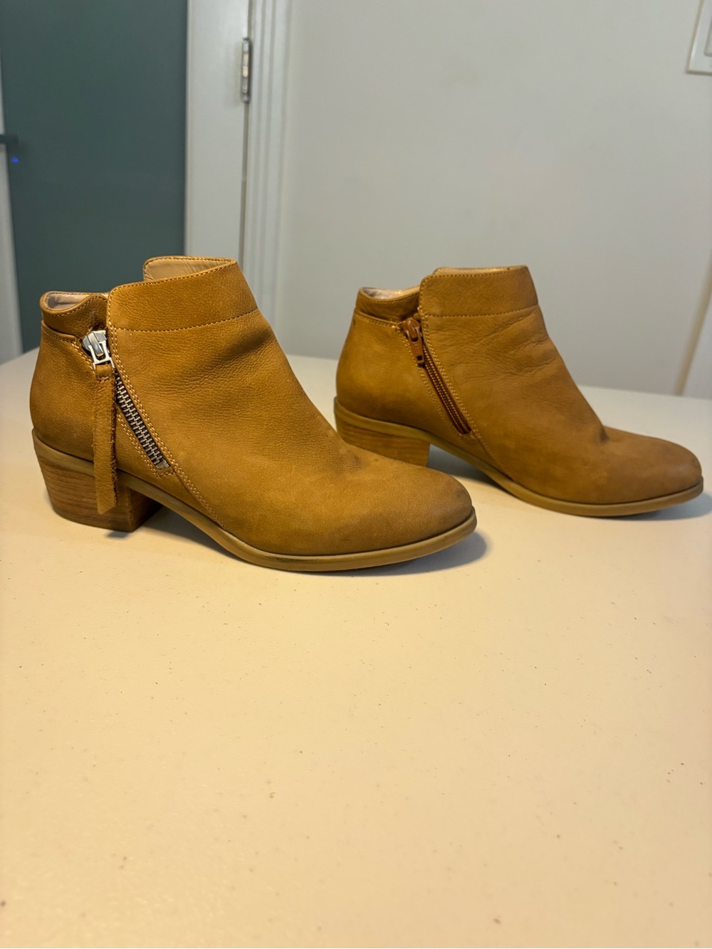 Steve Madden Women's Suede Ankle Boots
 with Side Zipper